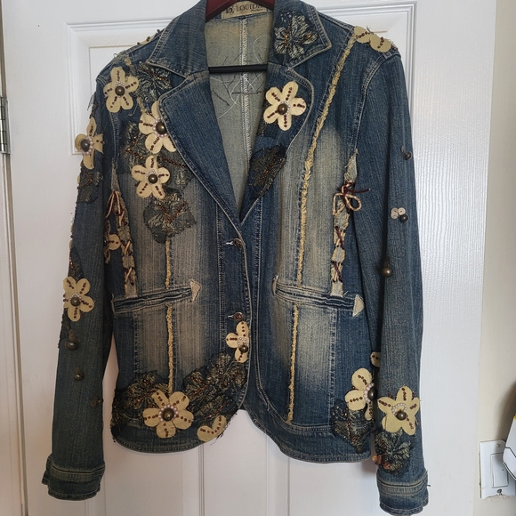 Embellished Floral Denim Jacket - Blue - - Picture 6 of 6